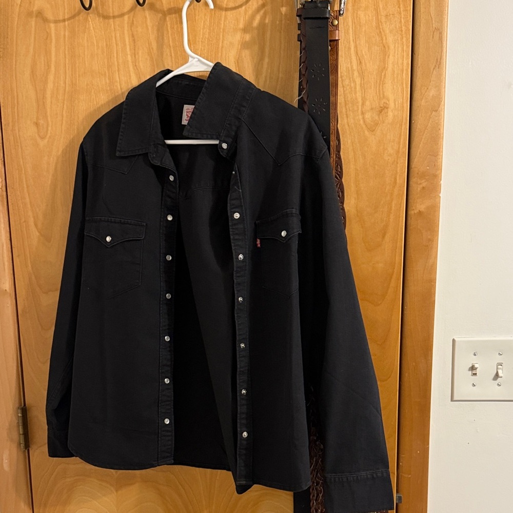 Levi's Men's Black Shirt Jacket pearl snap